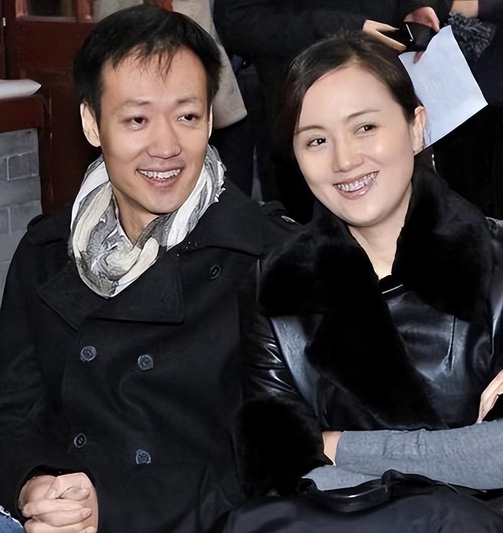 开云APP-离过年不到2月，52岁辛柏青高调传出喜讯，朱媛媛终于可以放心了