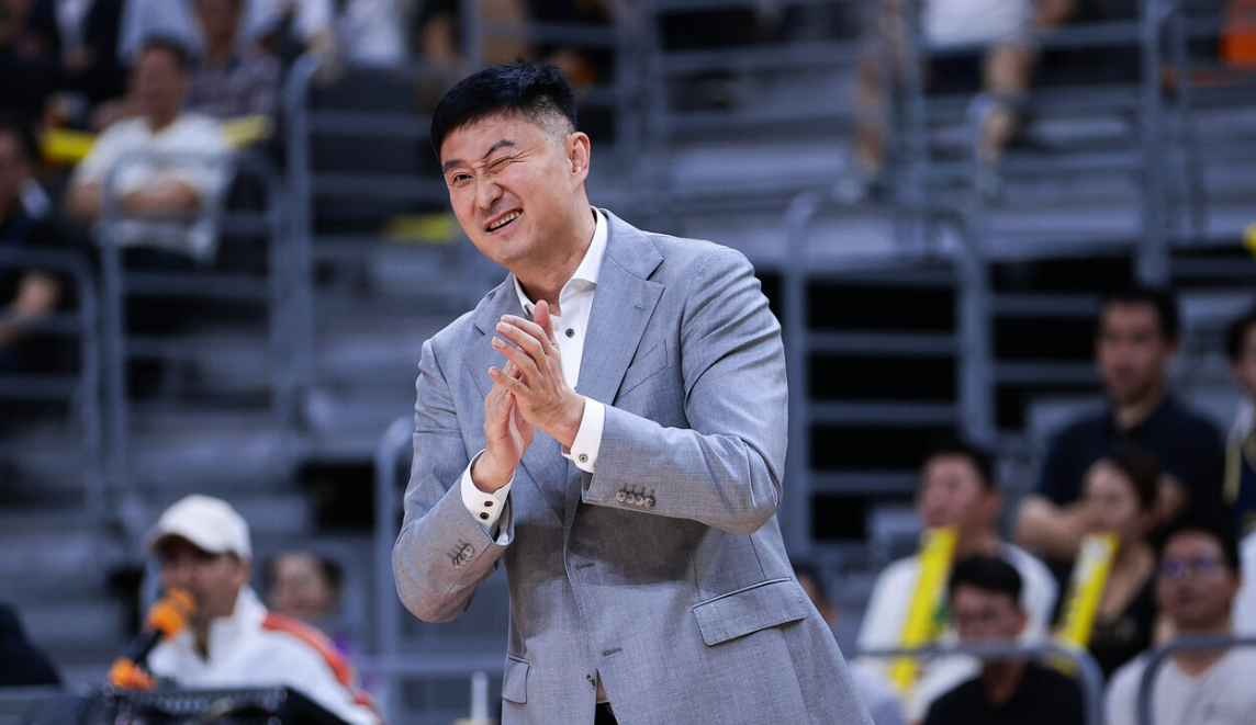 开云-拿过11冠被淘汰也不遗憾！粤媒喷杜锋：这么说你问过老板队员吗